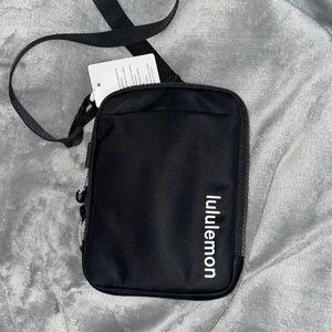 Lulu lemon cross body bag
